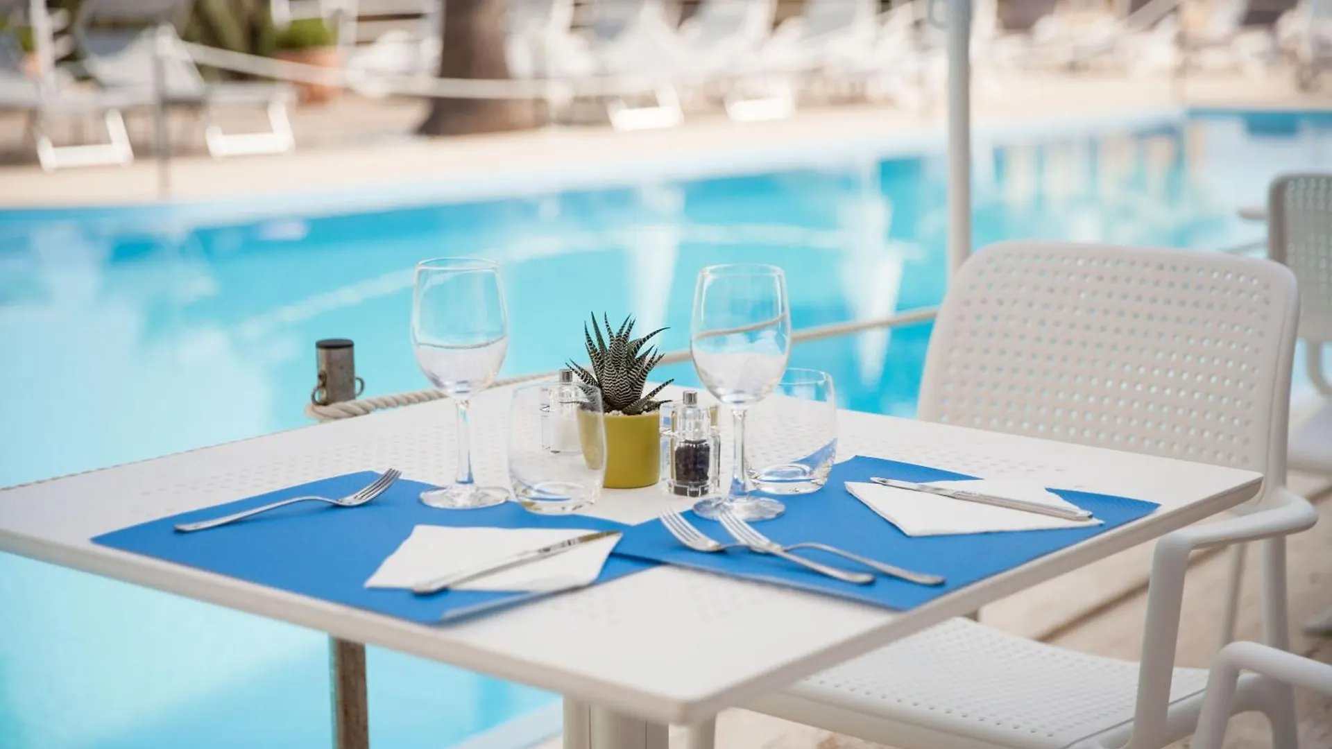Hotel Moresco Diano Marina 3*,  Italien